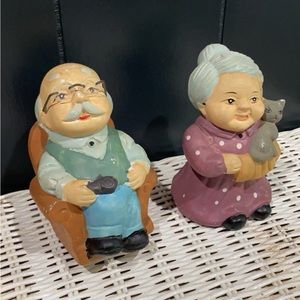 VTG grandma & grandpa coin banks